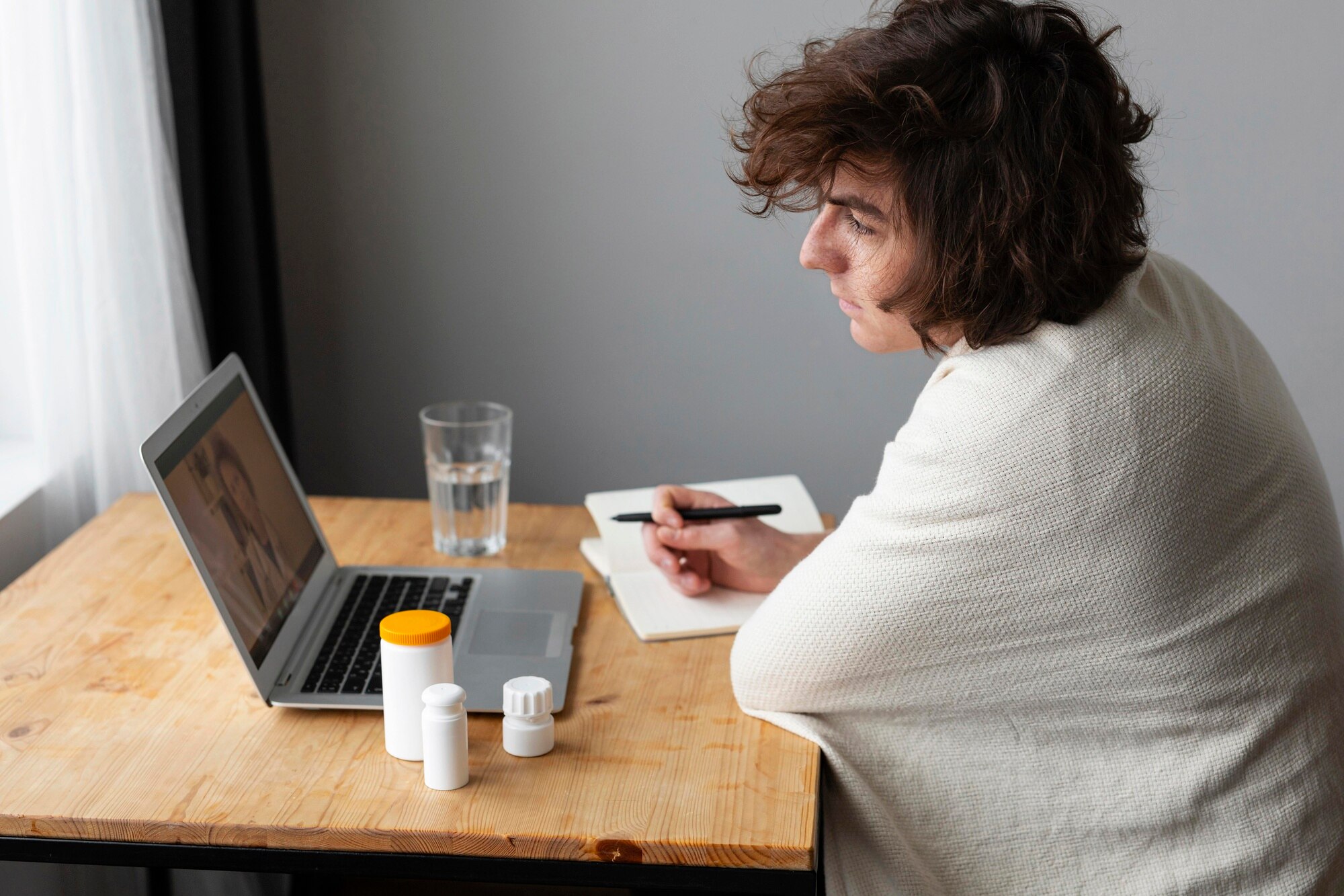 Friedliche Naturszene symbolisiert emotionale Balance und innere Ruhe bei Diabetesmanagement
